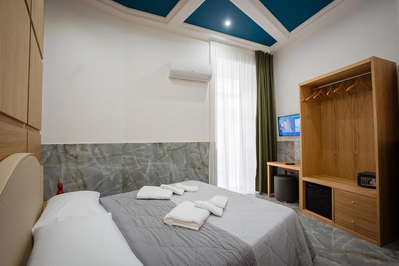 Greros H. Rooms Napoli Centro By Clapa Group Dislocated Hospitality Exterior foto